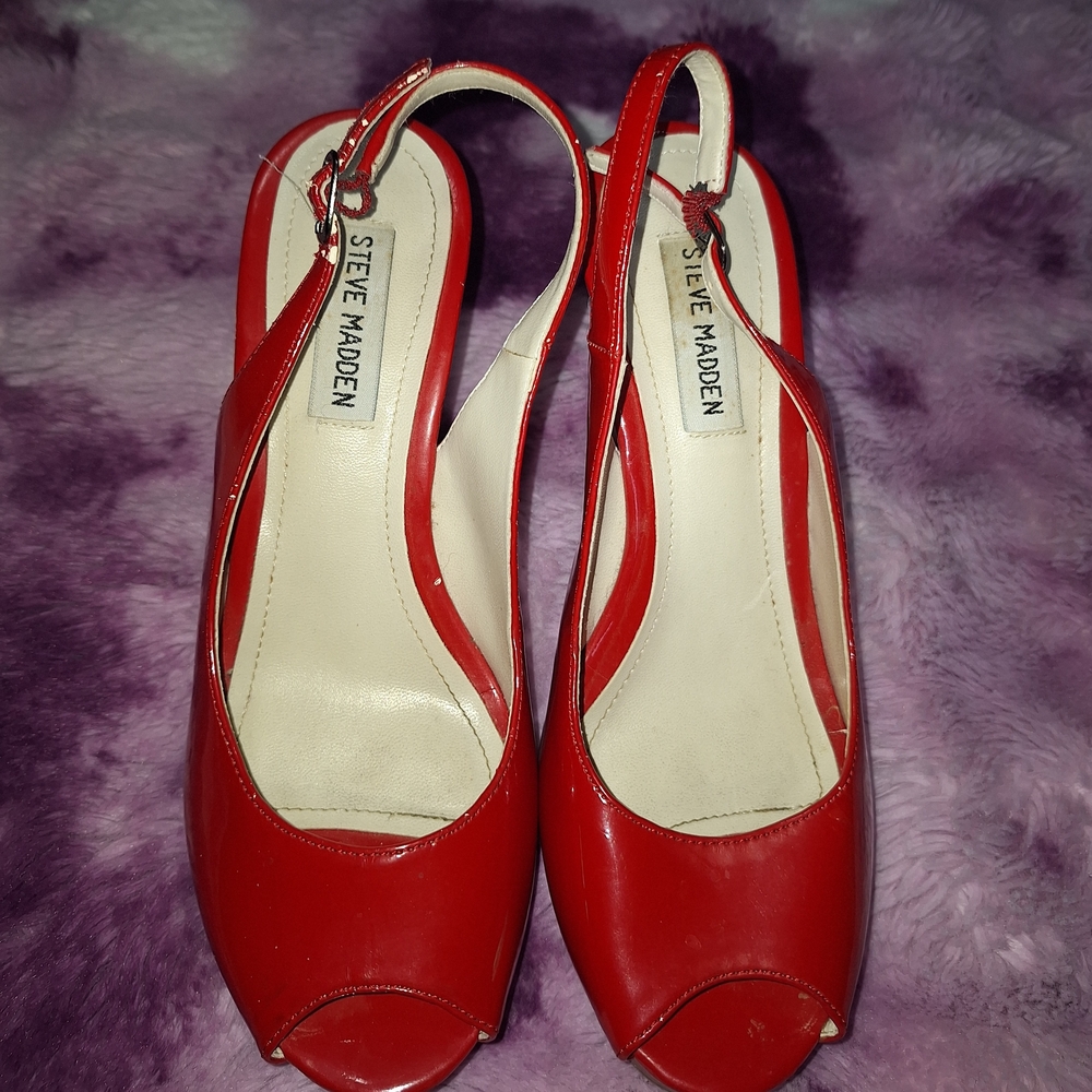 Steve Madden Bold Red wedge 6.5